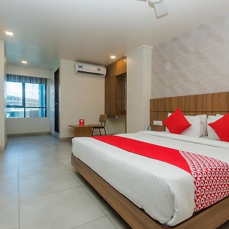 Oyo 13857 Hotel Imperial Umele Exteriér fotografie