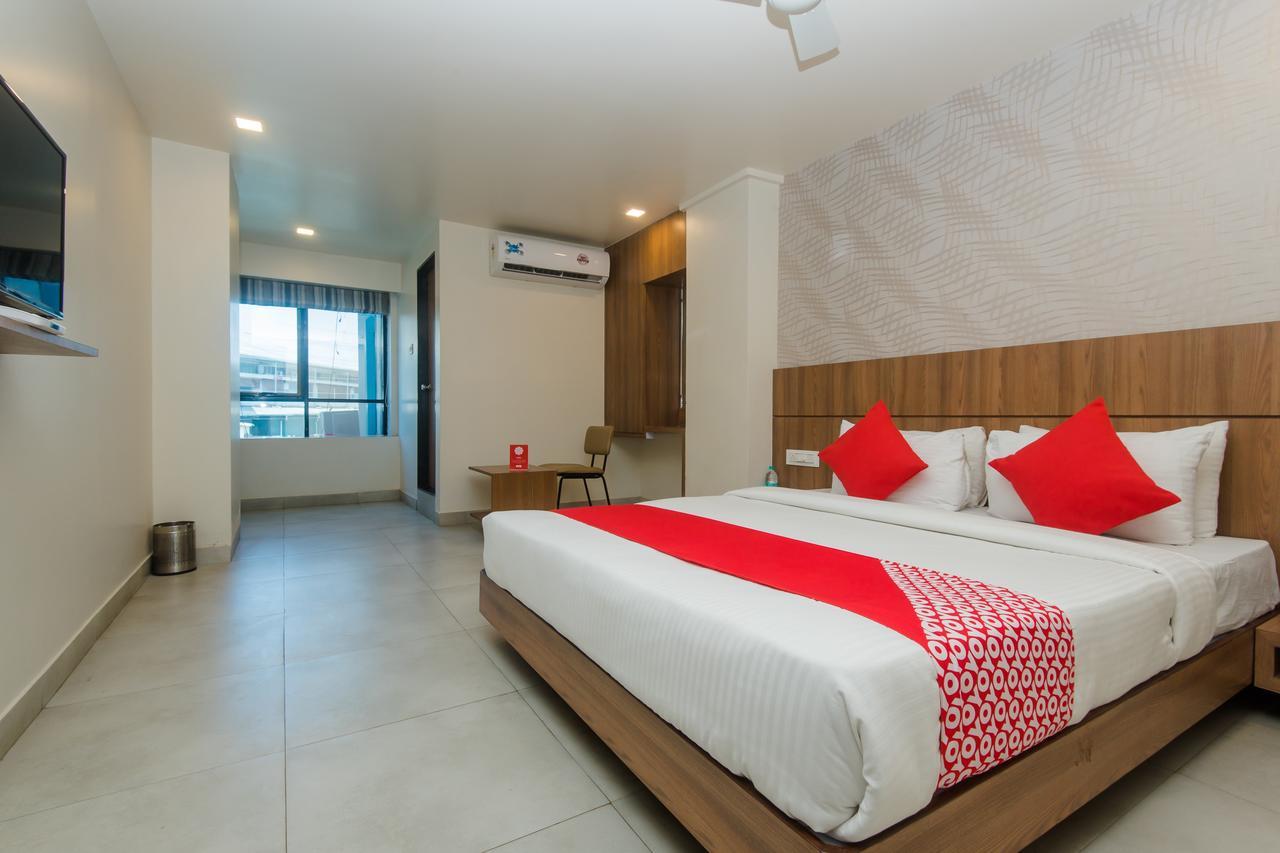 Oyo 13857 Hotel Imperial Umele Exteriér fotografie